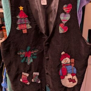 Woman's M Black Vest, Easy Care, Holiday Patches: Snowman, Holly, Tree